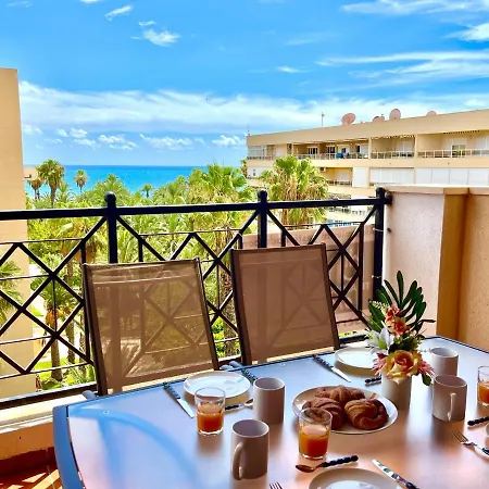 House Three By Gloove 아파트 *