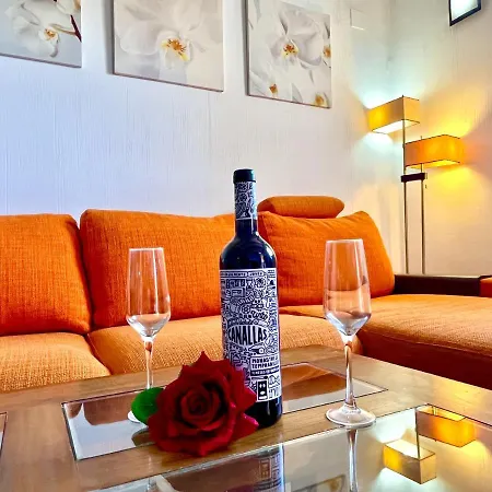 아파트 House Three By Gloove *