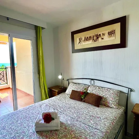 아파트 House Three By Gloove